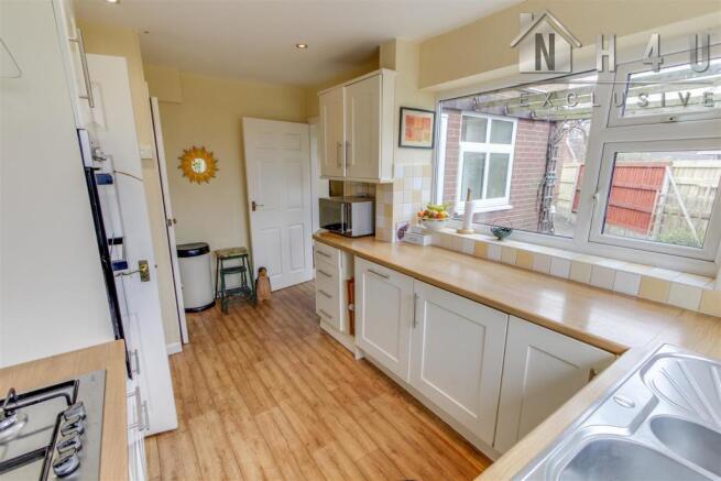 KITCHEN: