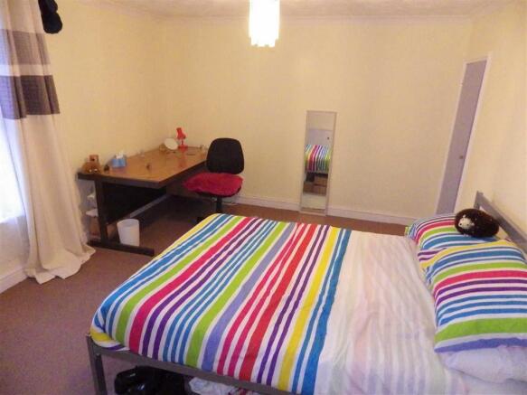 DRESSING AREA/BEDROO