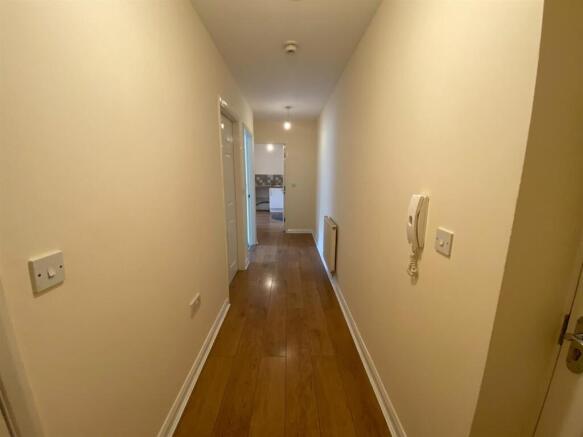 Hallway..jpeg