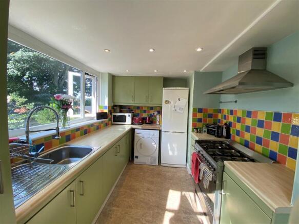 kitchen ,.jpg