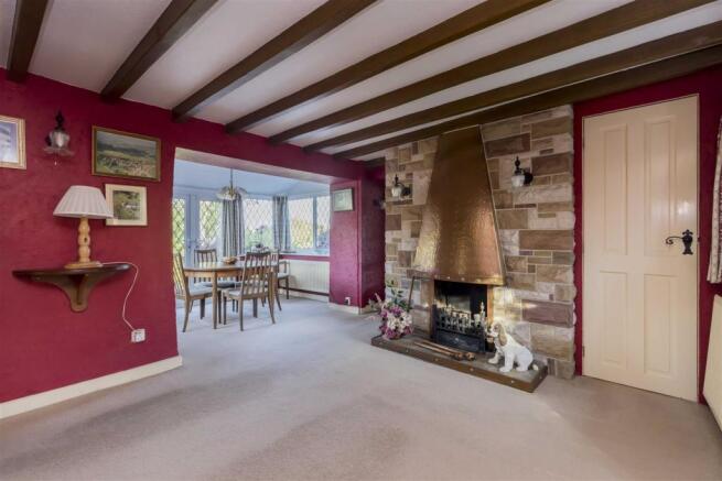 Lounge-Dining Room