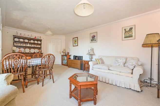 Sitting/Dining Room