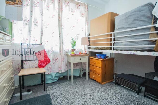 3 bed Flat for sale Image 11