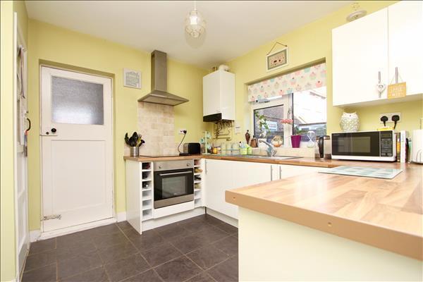 Kitchen / Dining Roo