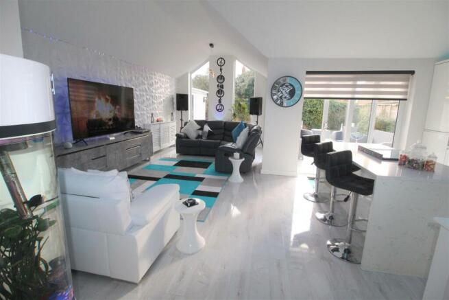 Extended Open Plan Lounge/Dining Room/Breakfast Ki