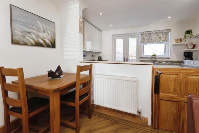 2 bed Semi-Detached for sale Image 4