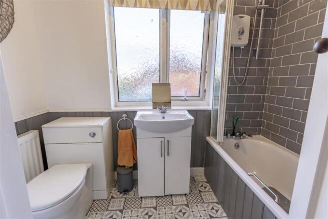 Bathroom (2)-HDR copy.jpg