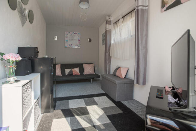 Summer House/Sitting Room/Office