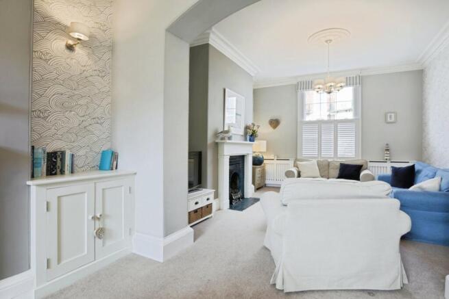 3 bed Town House for sale Image 4