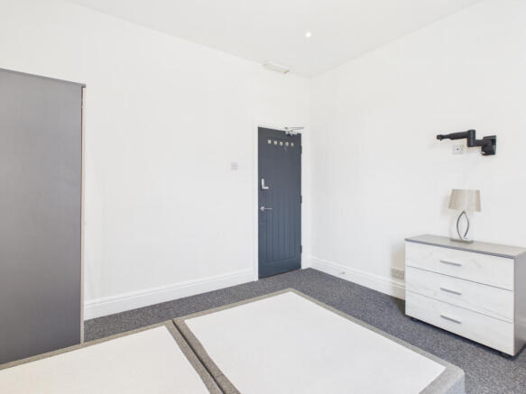 1 bed House Share to rent Image 5