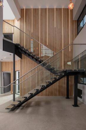 1 bed Serviced Apartments to rent Image 7