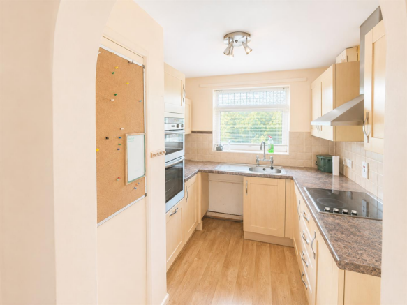 63 Trentham Kitchen.png