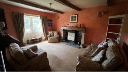 5 bed Semi-Detached for sale Image 5