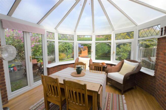 24 Bryanston Avenue conservatory.JPG