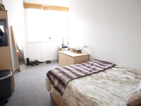 7 bed Terraced to rent Image 4