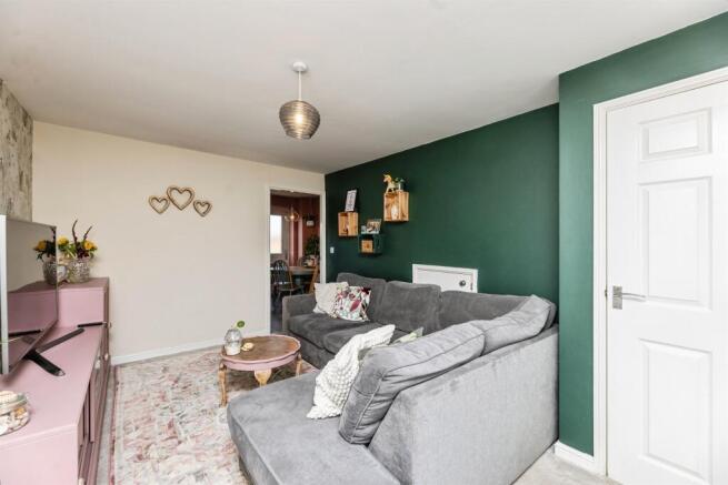 2 bed Semi-Detached for sale Image 10