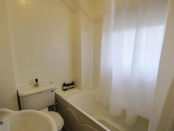 Bathroom.JPG