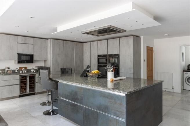 11 Pine Coombe-33.jpg