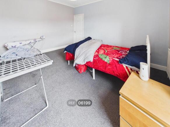2 bed Terraced to rent Image 11