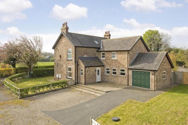 4 bed House for sale Image 6