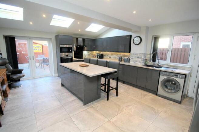 Superb Kitchen Diner