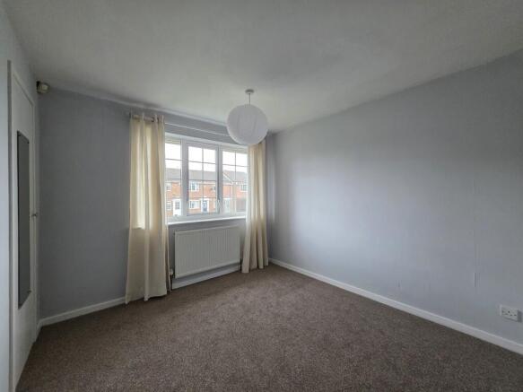 2 bed Town House to rent Image 5