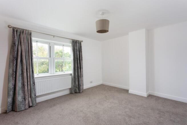 3 bed Detached to rent Image 10