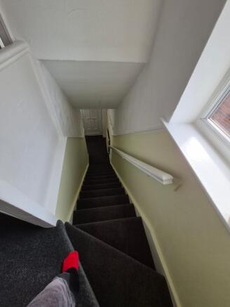 3 bed Flat to rent Image 6