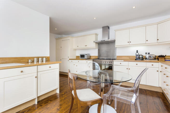 30 Rivermead Court f