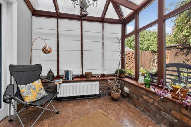 4 bed Semi-Detached for sale Image 9