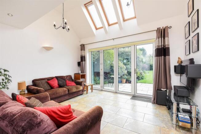 GARDEN ROOM