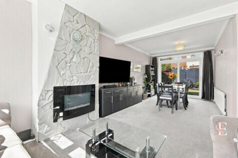 Mount Avenue, Romford