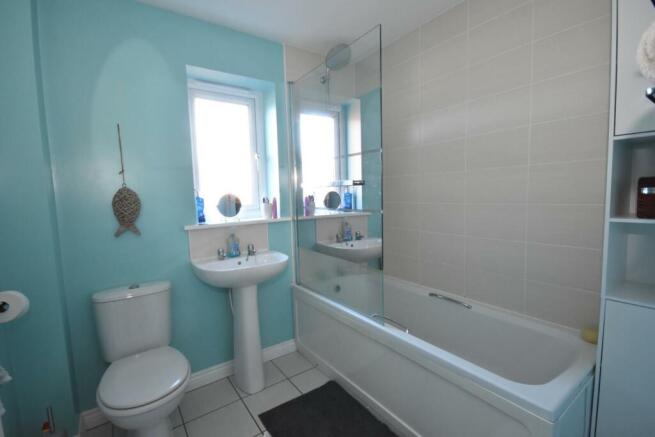 BATHROOM.JPG