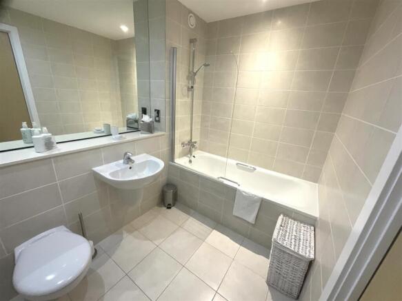 1 bed Apartment to rent Image 5