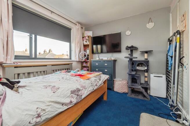 3 bed Terraced for sale Image 10