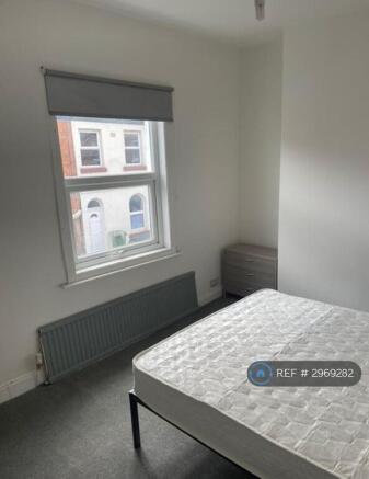 1 bed House Share to rent Image 5
