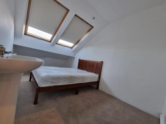 6 bed Terraced to rent Image 8