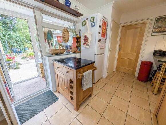 Lime Close, Harleston IP20 9DG photo 4