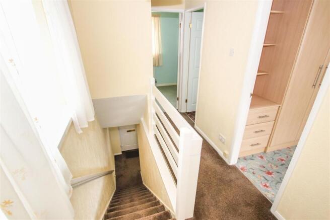 FIRST FLOOR LANDING
