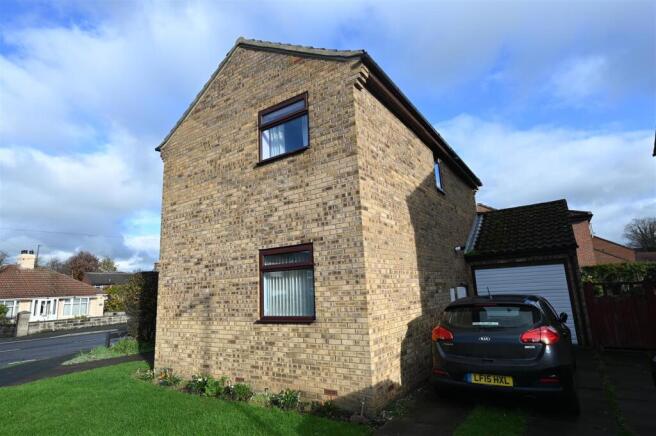 3 bed Detached for sale Image 11