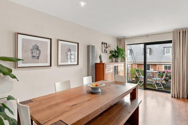 4 bed Flat to rent Image 7