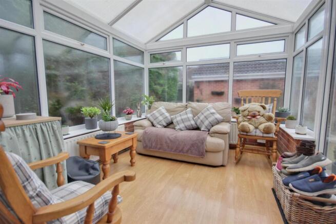 4 bed Detached for sale Image 4