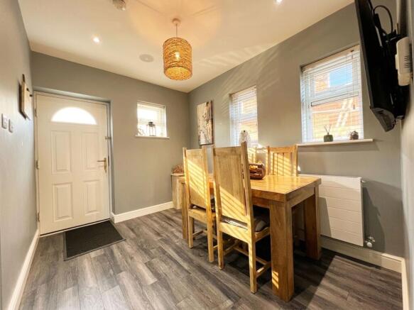 3 bed Semi-Detached for sale Image 6