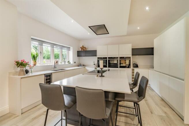 8551050-interior46.jpg
