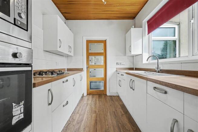 Kitchen 1_2.jpeg