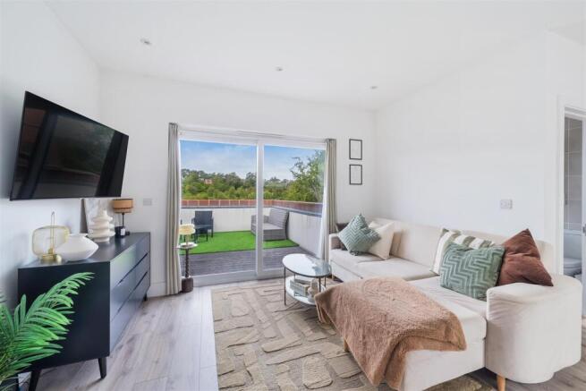 FAIRDENE ROAD, 26, FLAT 3 -6.jpg