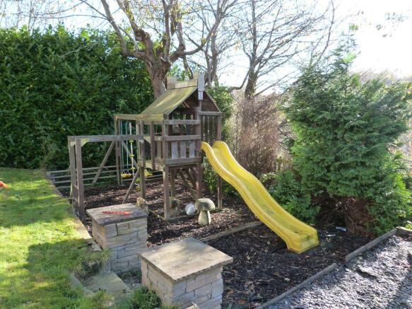 GARDEN TO THE REAR IMAGE THREE
