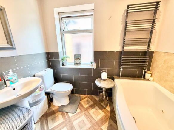 3 bed Detached for sale Image 7