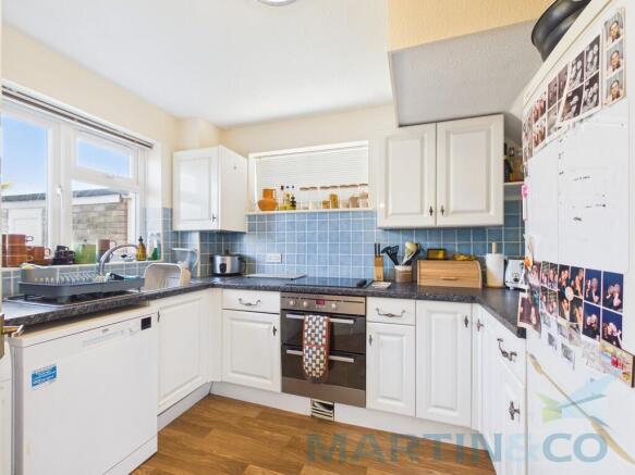 CAM01059G0-PR0352...