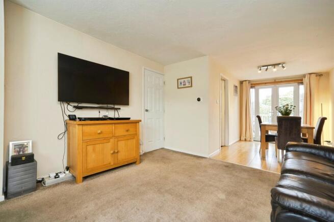 3 bed Semi-Detached for sale Image 4